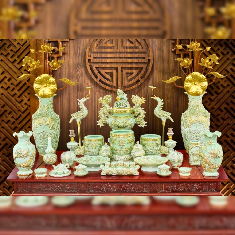 Bộ Đồ Thờ Bát Tràng Men Xanh Ngọc Bích Vẽ Vàng 24k 241109