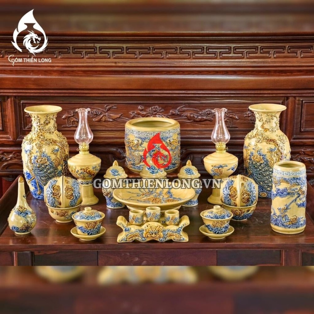 Bộ Đồ Thờ Bát Tràng Màu Vàng Hoàng Tộc Đắp Nổi 231023