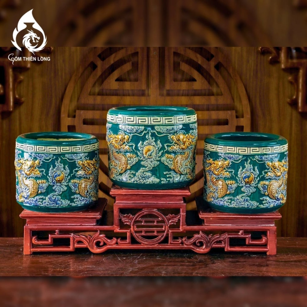 Bộ Đồ Thờ Bát Tràng Màu Xanh Lục Bảo Đắp Nổi 240101