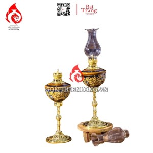 Đèn Dầu Thờ Bát Tràng Chân Đồng Khắc Nổi Phù Dung 230149