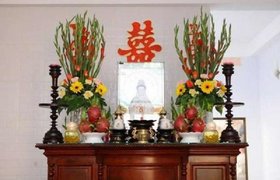 Cách sắp xếp đồ trang trí bàn thờ phật đẹp mắt