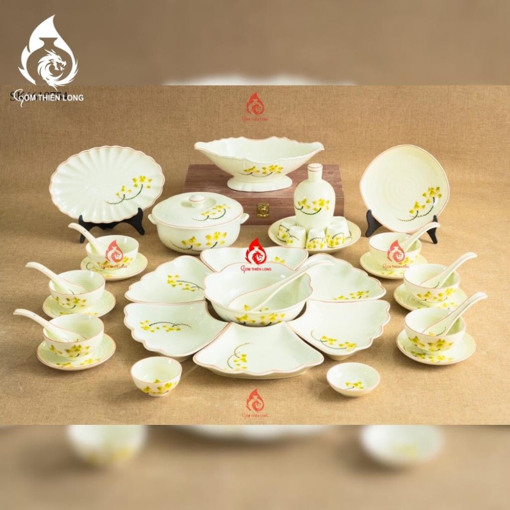 Bộ Bát Đĩa Hoa Mặt Trời Vẽ Sen Vàng 230909