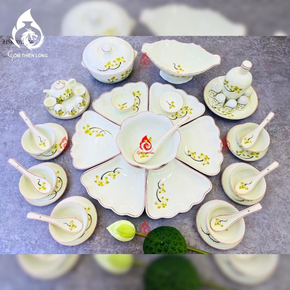 Bộ Bát Đĩa Hoa Mặt Trời Vẽ Sen Vàng 230909