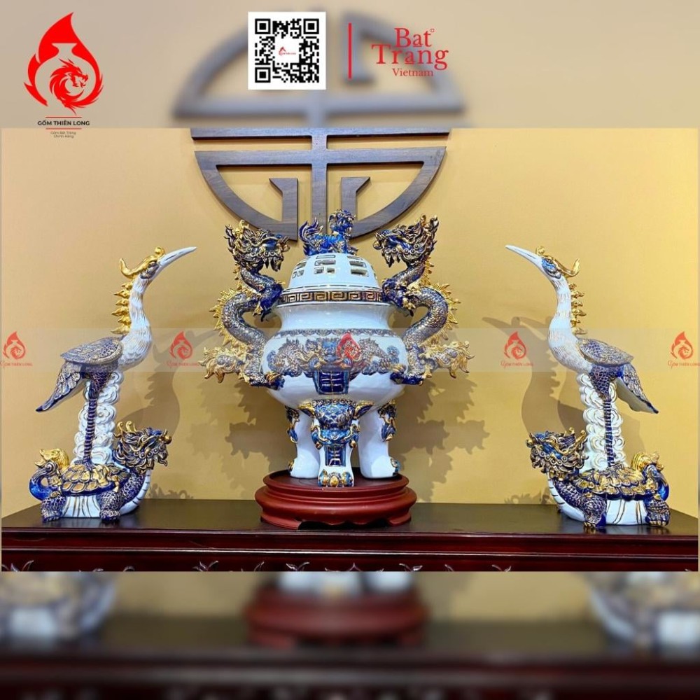 Bộ Đỉnh Hạc Chân Sứ Tam Sự Men Lam Vẽ Vàng 230867