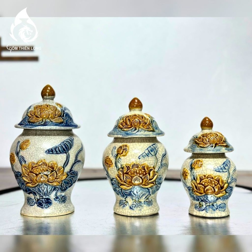 Chóe Thờ Bát Tràng Men Rạn Đắp Nổi Hoa Sen 230233S