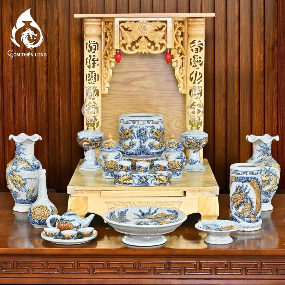 Chóe Thờ Bát Tràng Men Rạn Đắp Nổi Hoa Sen 230233S