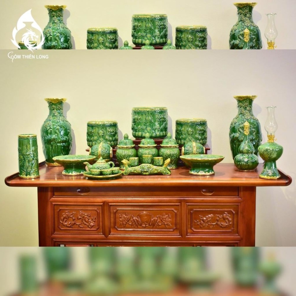 Chóe Thờ Bát Tràng Men Vàng Hoàng Thổ Đắp Nổi Hoa Sen 230250