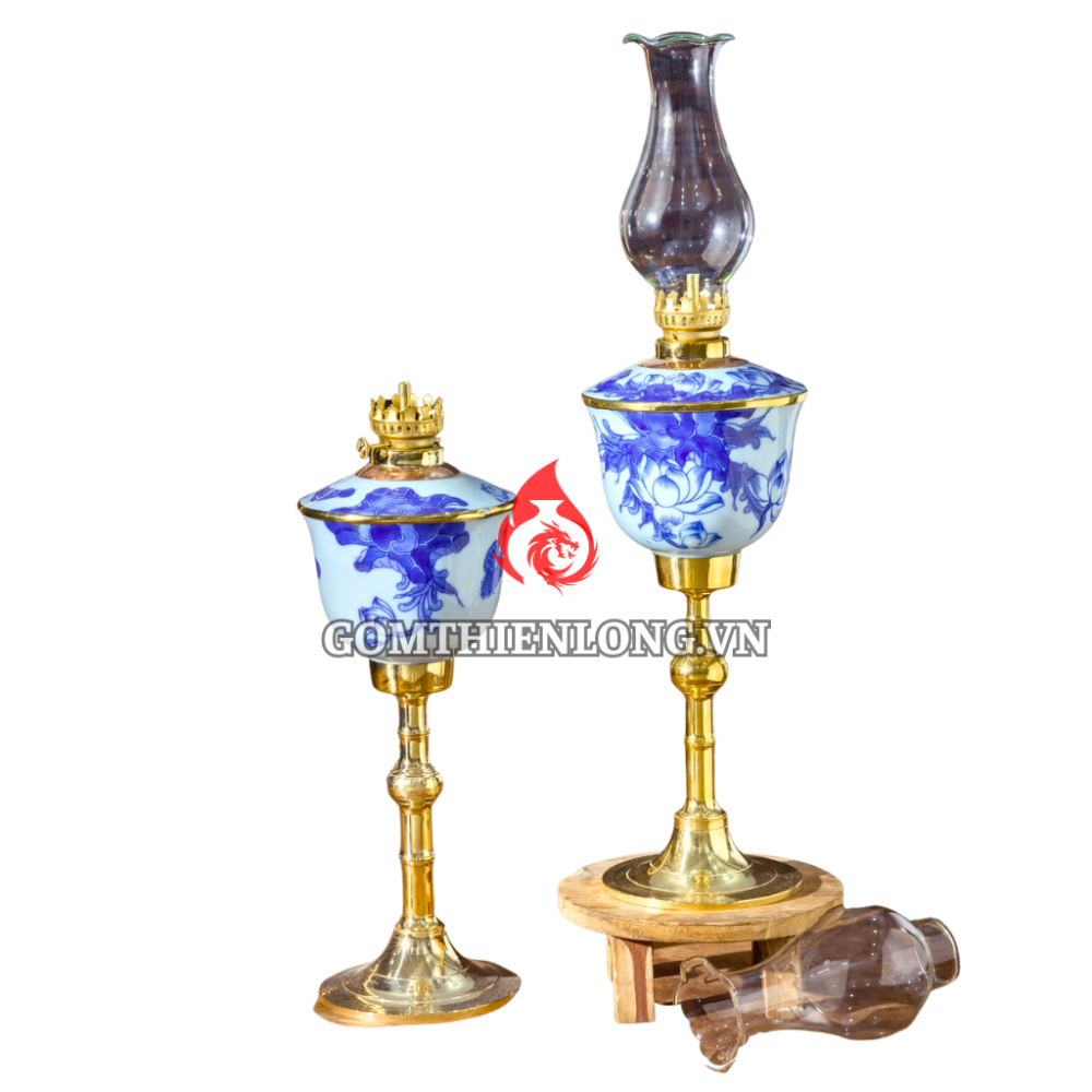 Đèn Dầu Thờ Bát Tràng Chân Đồng Men Lam Hoa Sen 230144