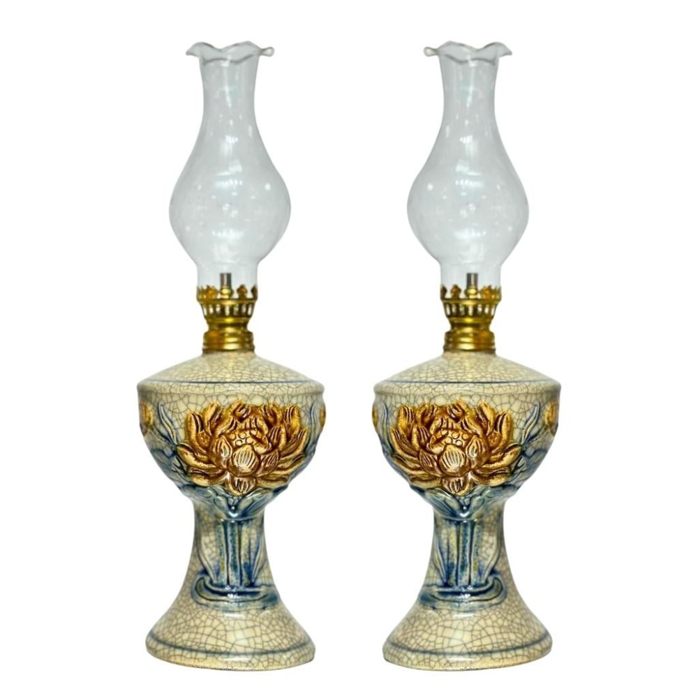 Đèn Dầu Thờ Bát Tràng Chân Váy Đắp Nổi Hoa Sen 230137
