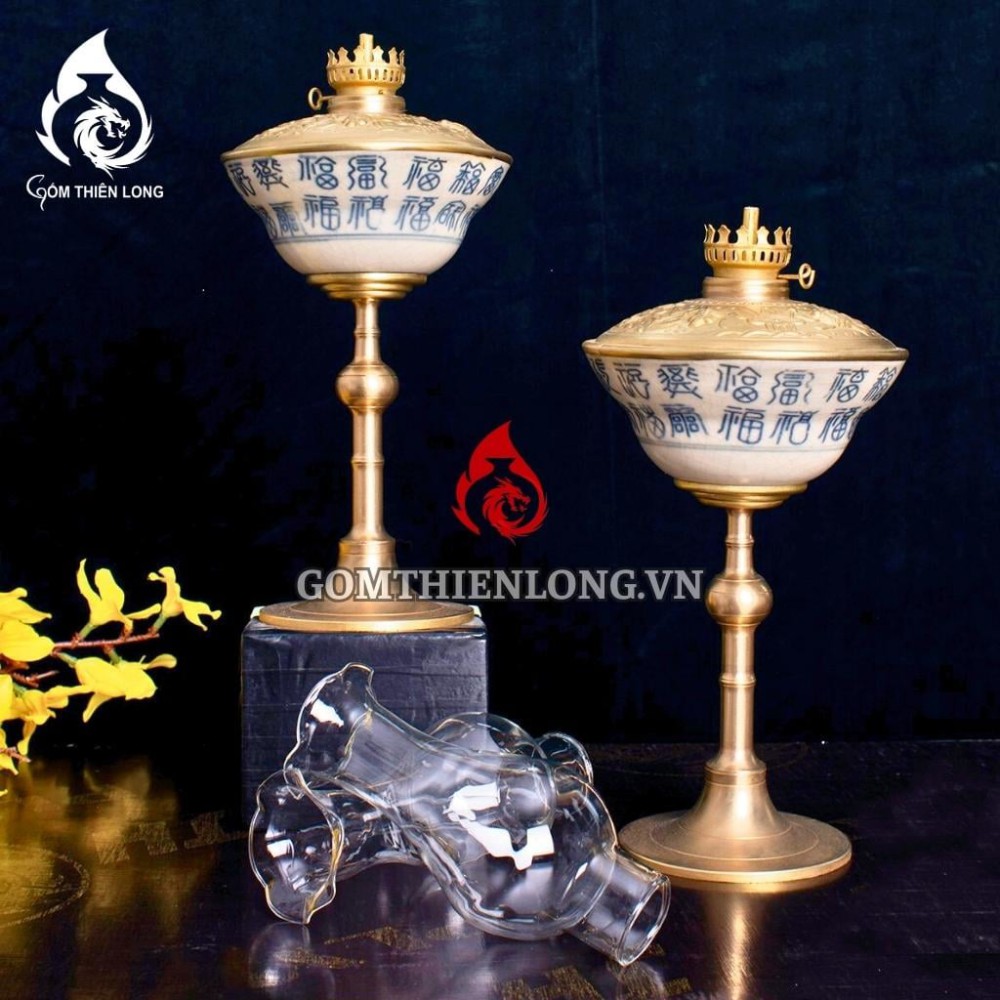 Đèn Dầu Thờ Bát Tràng Men Rạn Chiết Yêu Vẽ Chữ 230210