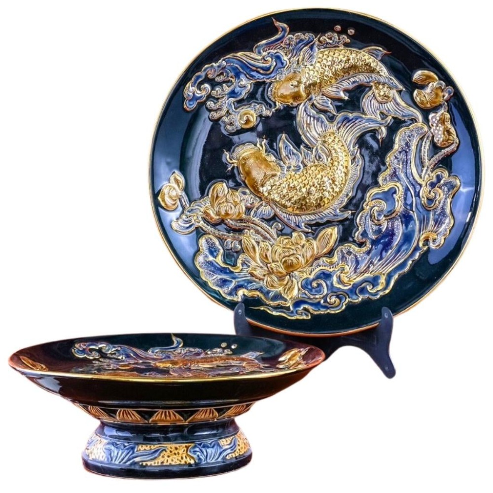 Mâm Bồng Sứ Bát Tràng Men Xanh Tím Đắp Nổi Vẽ Vàng Sen Cá 231125