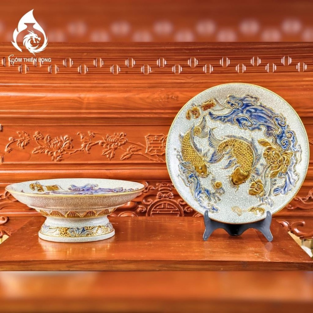 Mâm Bồng Sứ Bát Tràng Men Rạn Đắp Nổi Vẽ Vàng Sen Cá 231117