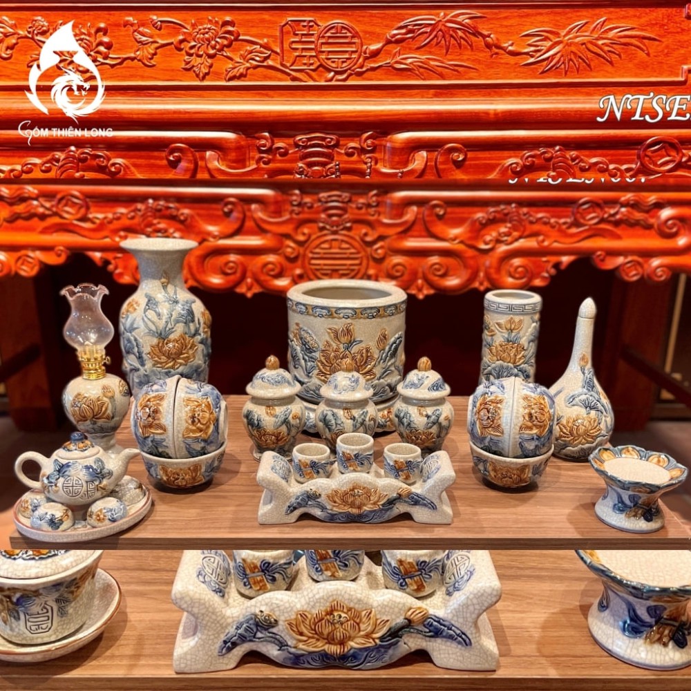 Nậm Rượu Thờ Bát Tràng Men Rạn Đắp Nổi Rồng 240132